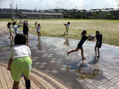 ５年生水遊び
