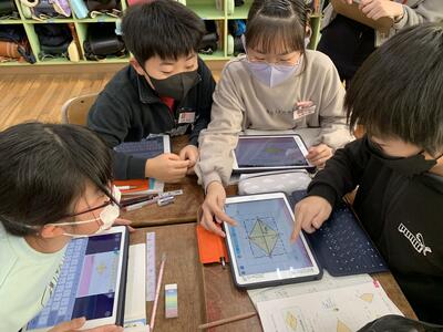考えを出し合う